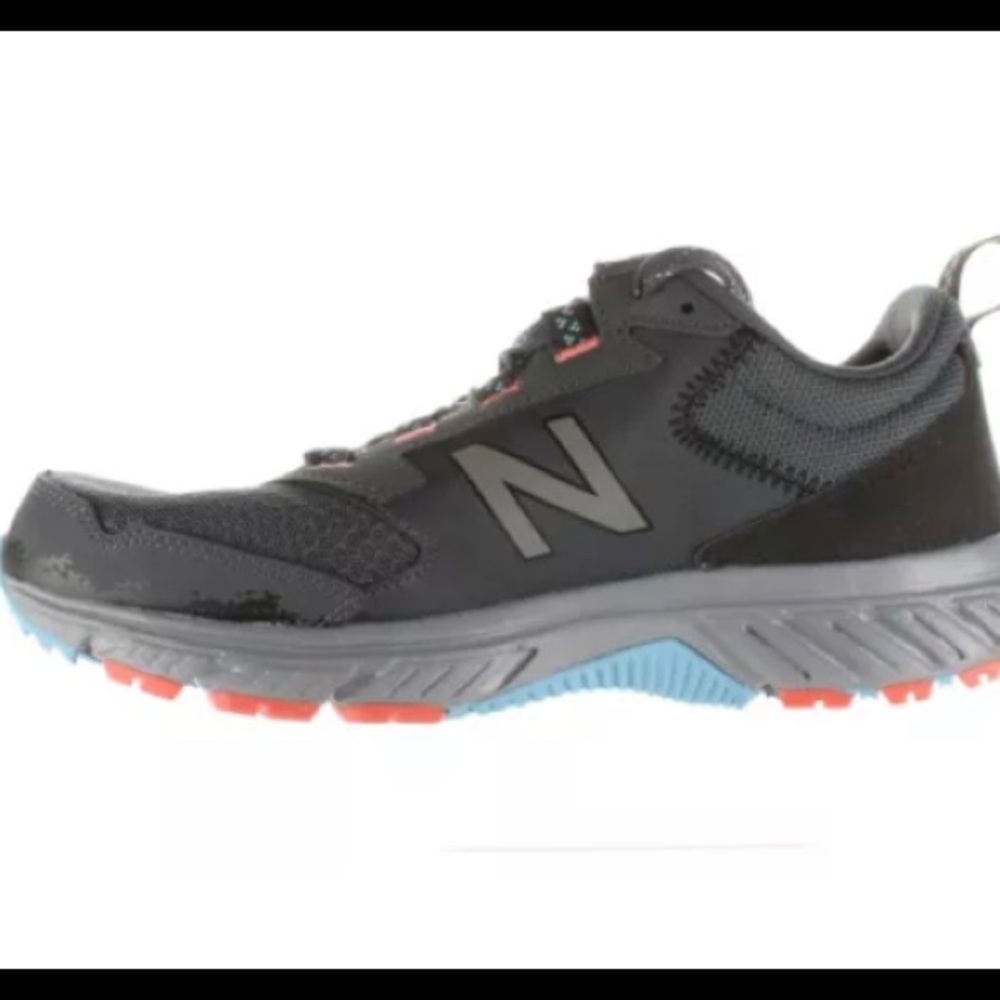 MSRP $65 - NWOT New Balance Trail Shoes 7.5W